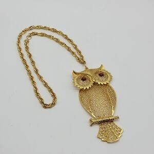 Vintage Large Owl Pendant Long Necklace Gold Tone 16” Drop Length Jewelry